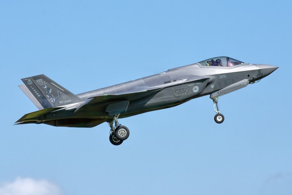 f-35, jet, stealth, plane, aircraft, military, fighter, f-35a, aviation, flying, flight, nature, airplane, f35, sky, speed